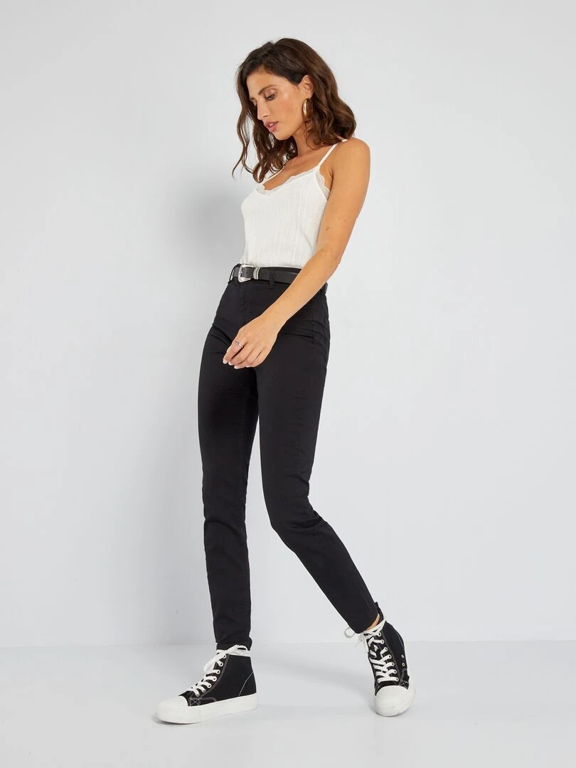 Jean skinny fit / coupe très ajustée noir