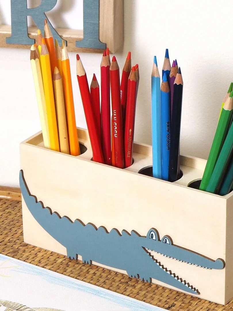 Pot à crayon crocodile en bois   N/A
