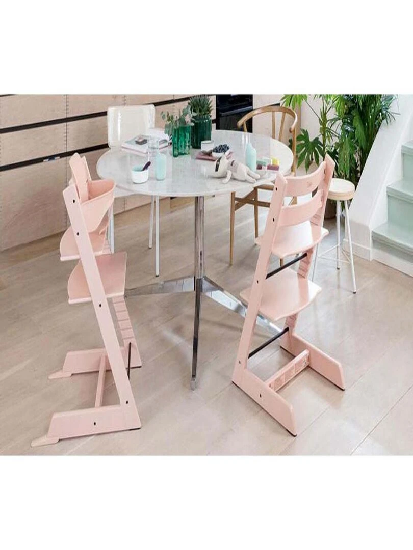 Chaise haute Tripp Trapp rose coussin Nordic grey et babyset Rose