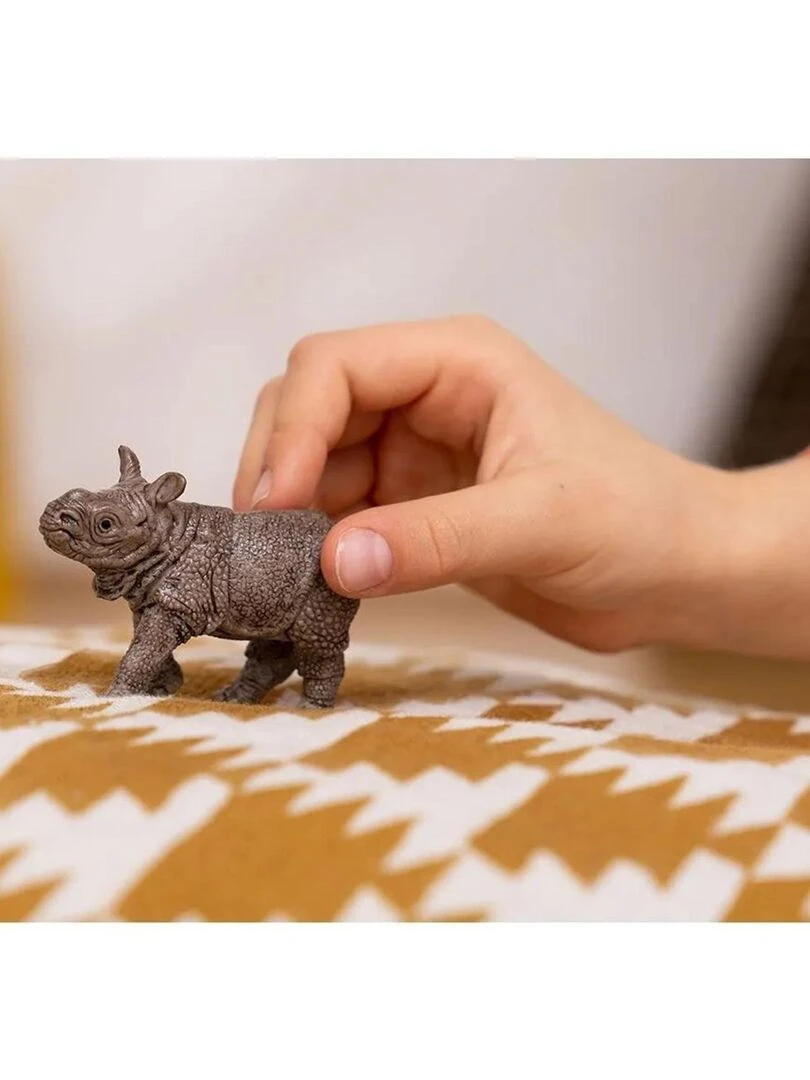 Wild Life Bébé Rhinocéros Indien   N/A