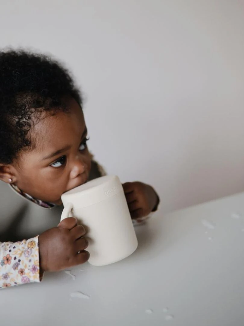 Tasse à boire Mushie Ivoire   Mushie   Beige