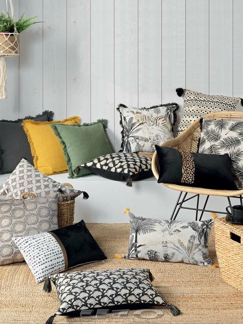 Coussin déhoussable à franges   Kaki