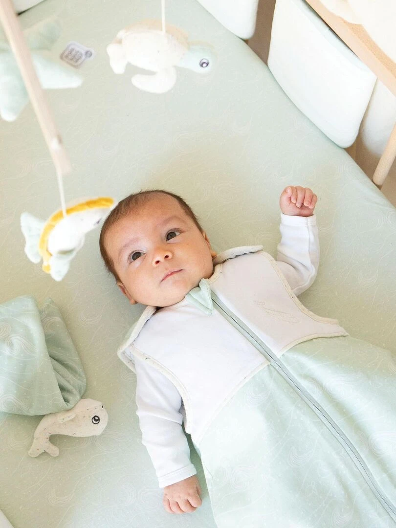 Mobile musical lit bébé Trois Kilos Sept Vert