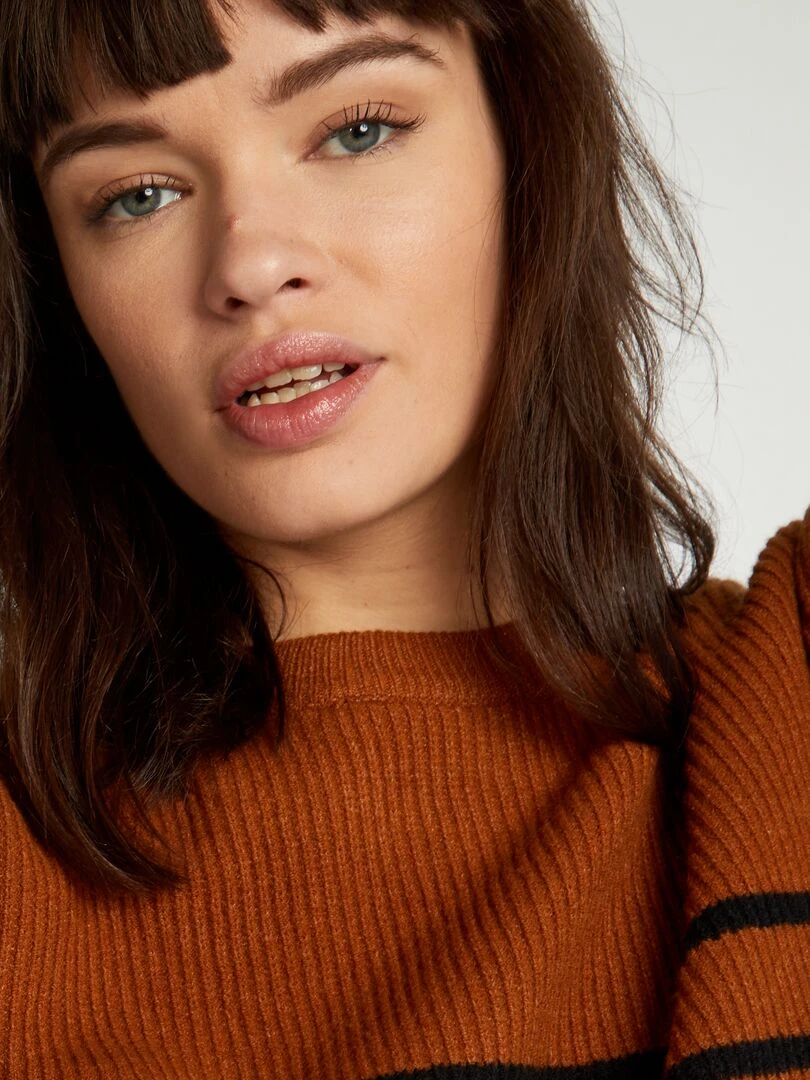 Pull rayé à col rond   Marron