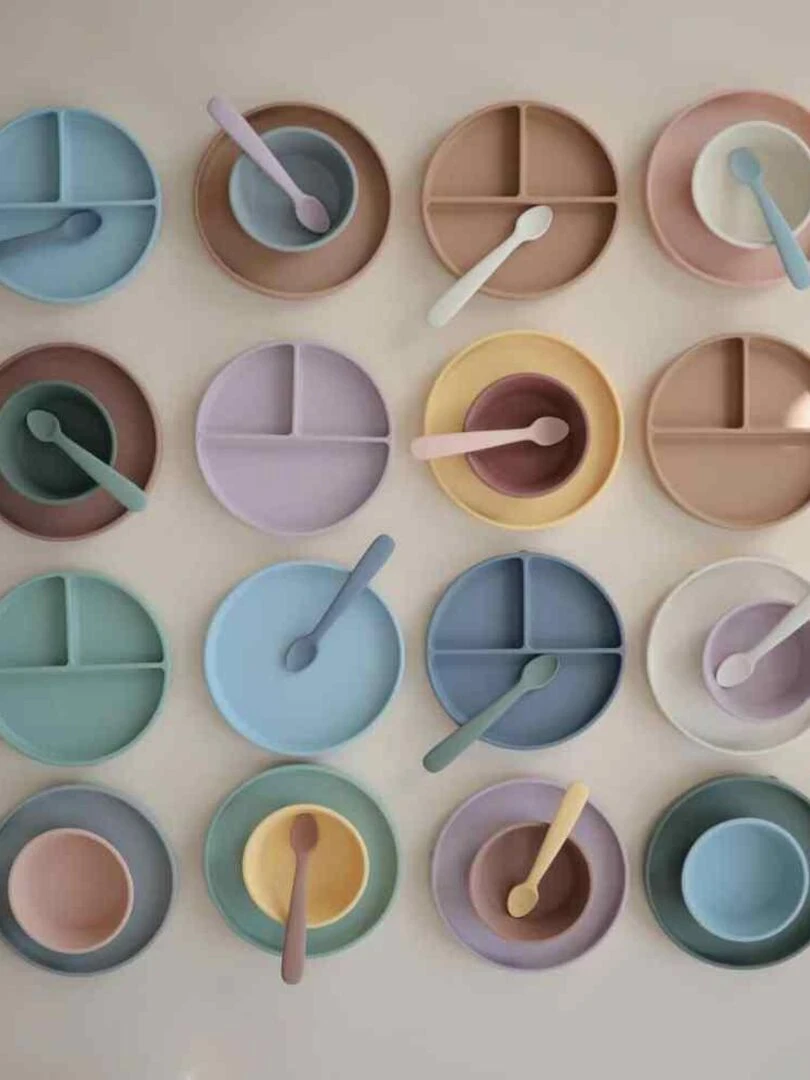 Assiette à compartiments en silicone avec ventouse Woodchuk   Marron