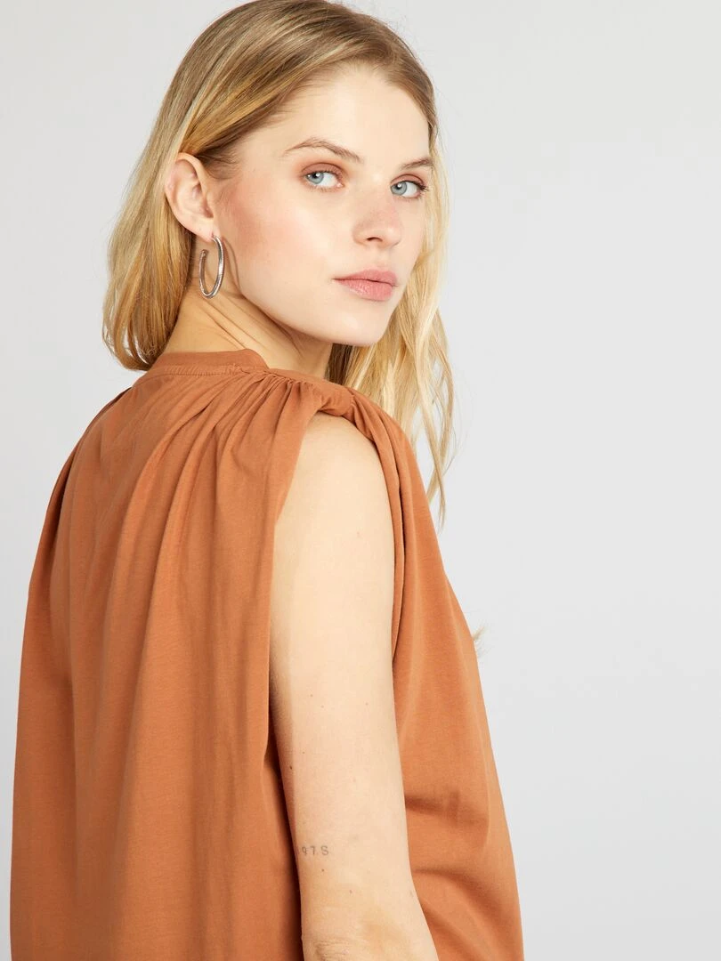 Tee shirt sans manches avec épaulettes Marron