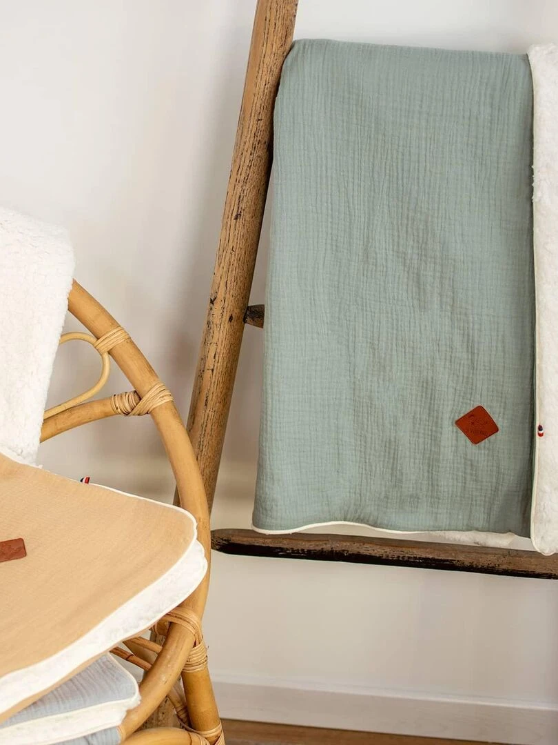 Couverture en gaze de coton et sherpa  Jeanne   Vert d'eau