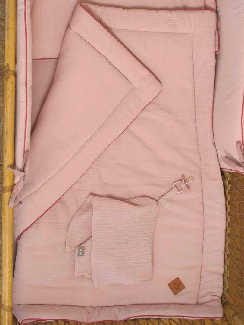 Ma première couverture en gaze de coton Jeanne Vieux rose
