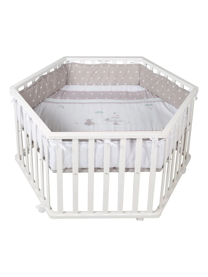 ROBA Parc Bébé Hexagonal en Bois "Indibear" + Tapis de Parc Bébé et Roues à Freins Blanc Blanc