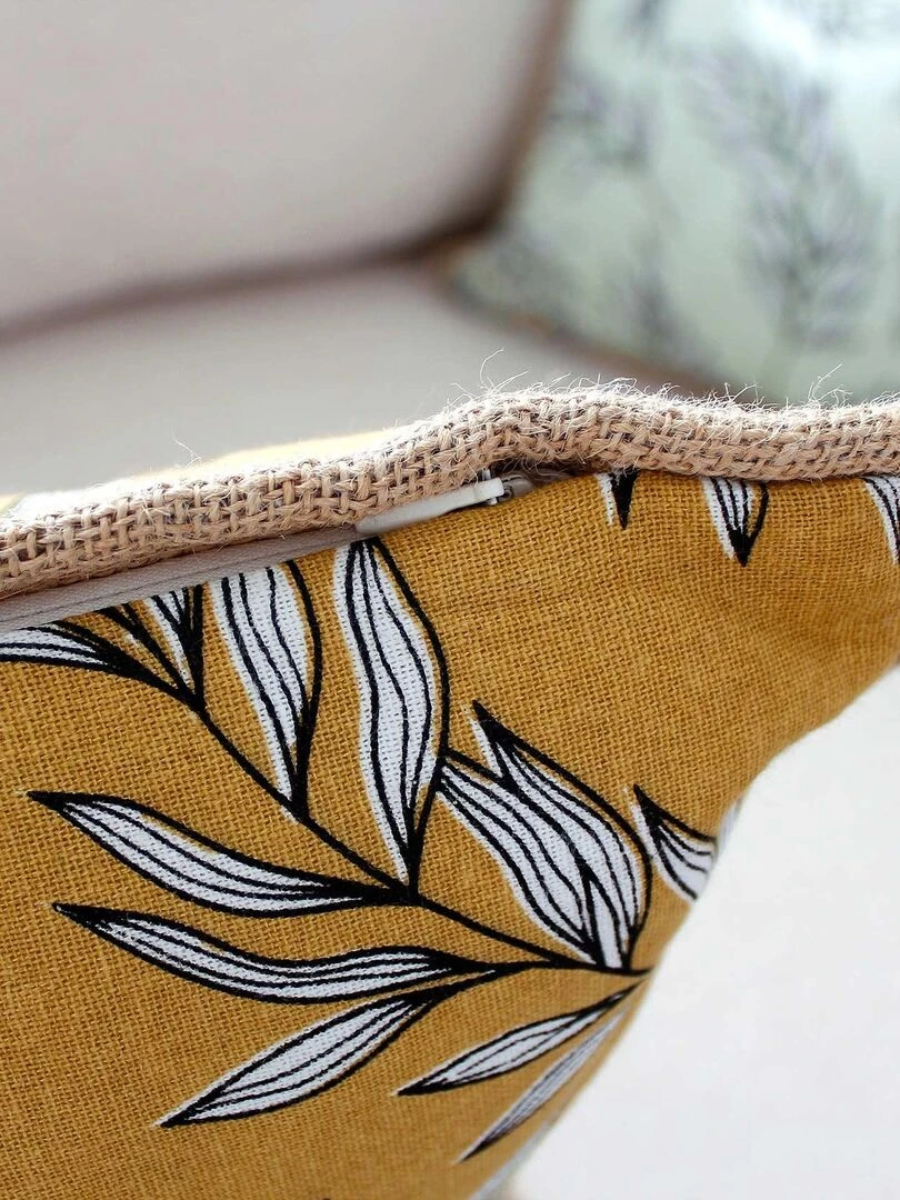 Coussin imprimé et galonné en corde de jute Jaune