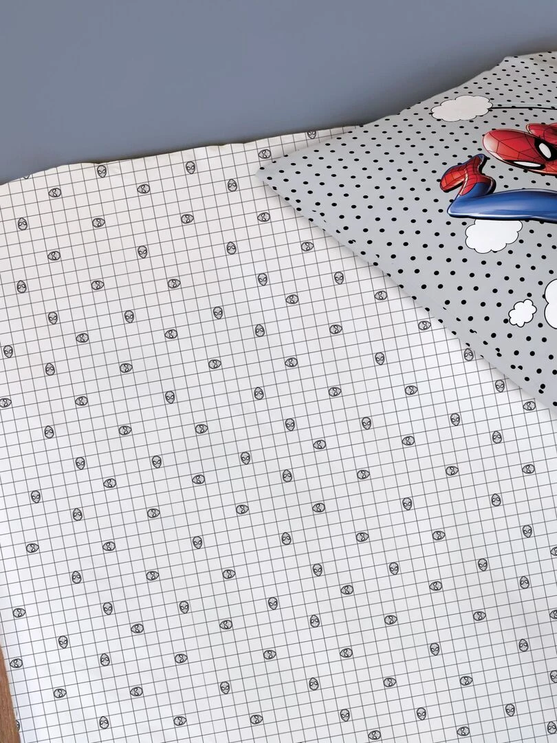 Drap housse imprimé 100% coton SPIDERMAN HOME HERO Gris
