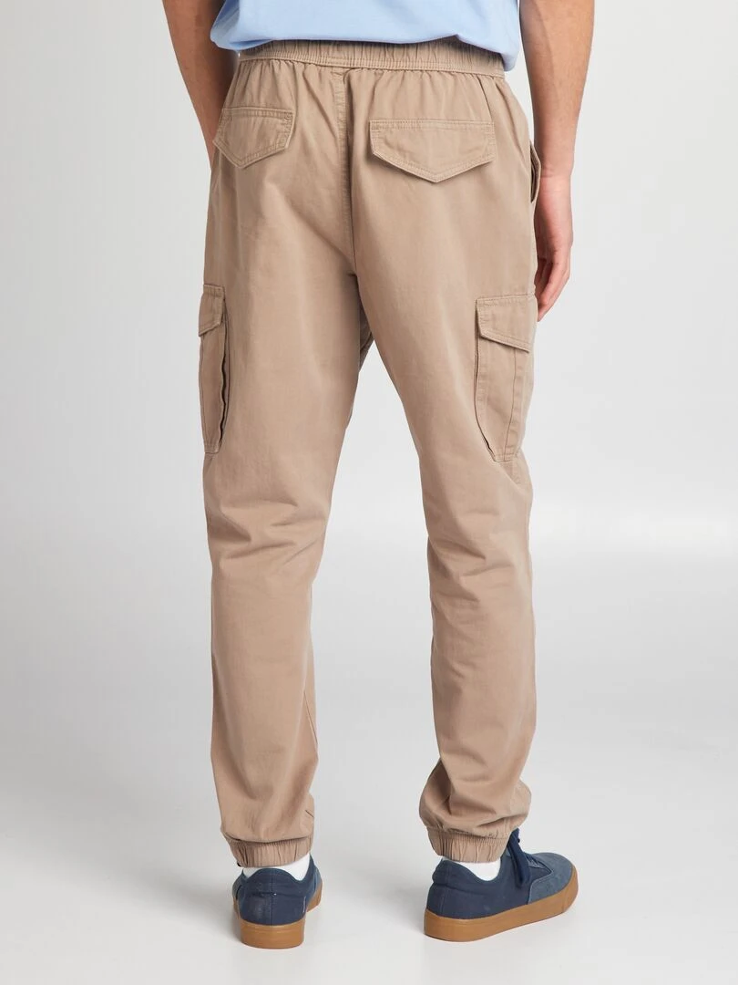 Pantalon avec poches sur les côtés   Beige