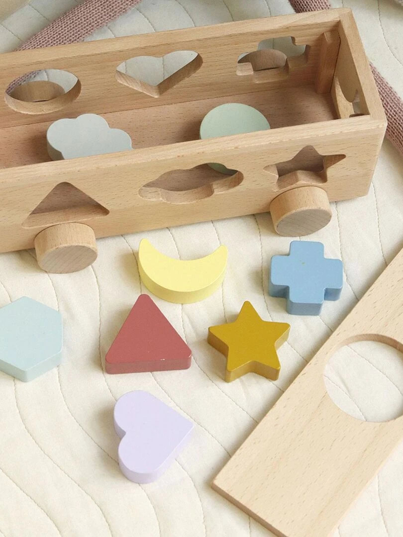 Jeu' de'eveil   Voiture avec cubes à encastrer en bois   N/A