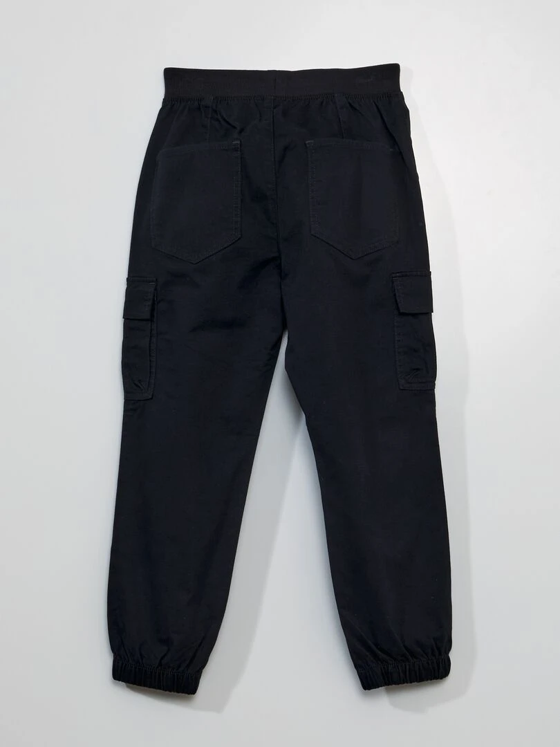 Pantalon avec poches à rabats Coupe + confortable noir
