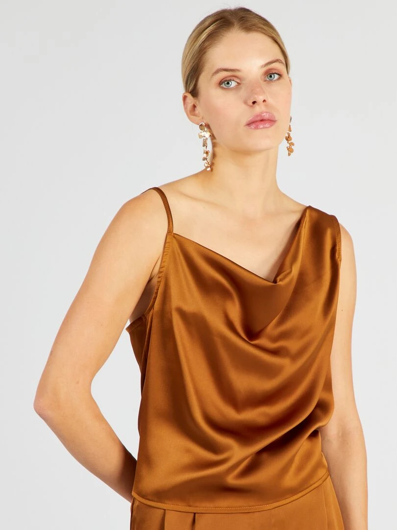 Top asymétrique à fine bretelles   Marron