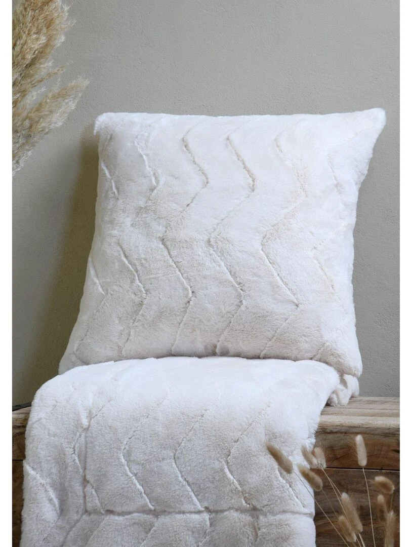 Coussin graphique en imitation fourrure Ecru