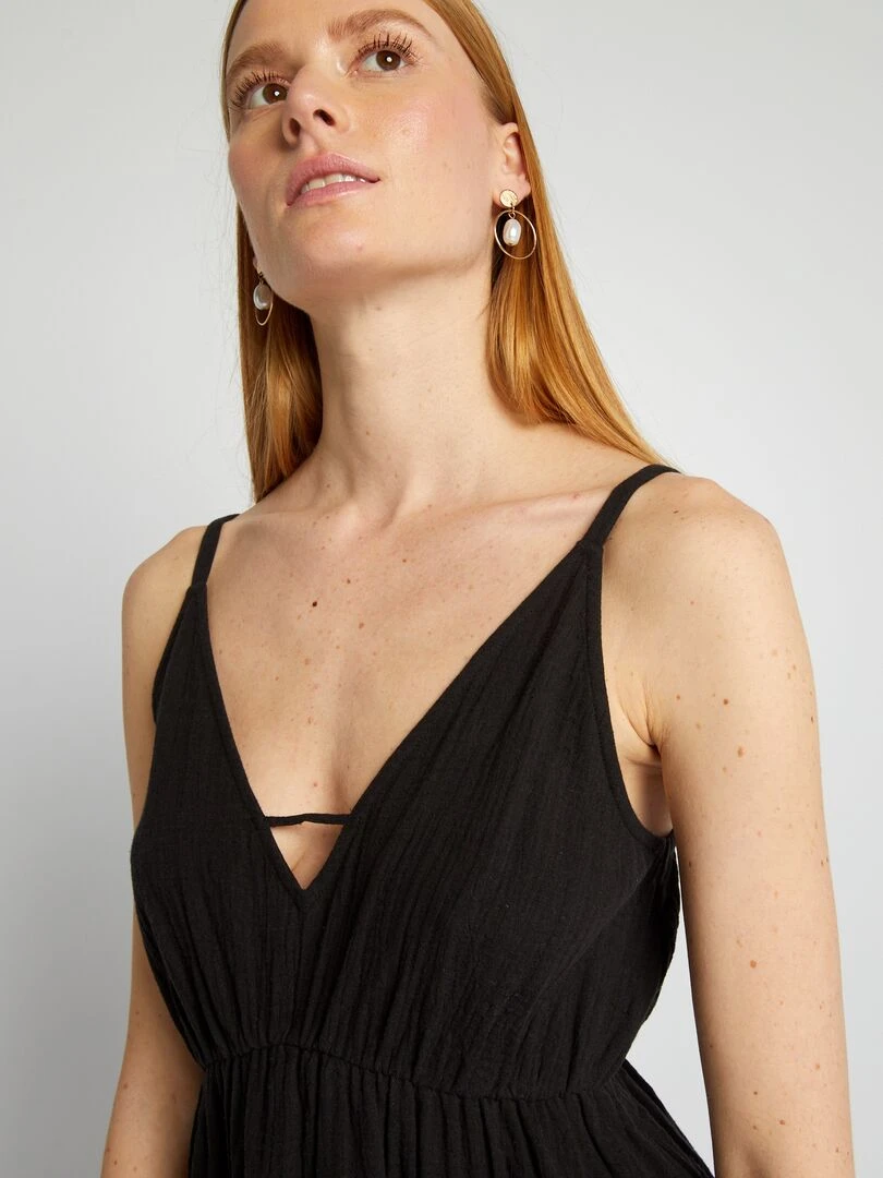 Robe courte unie à fines bretelles   noir