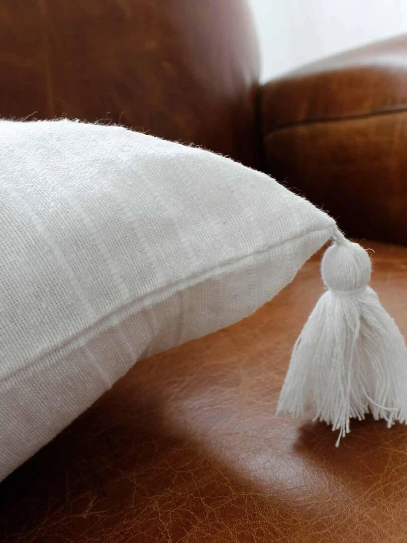 Coussin coton recyclé et pompons Blanc