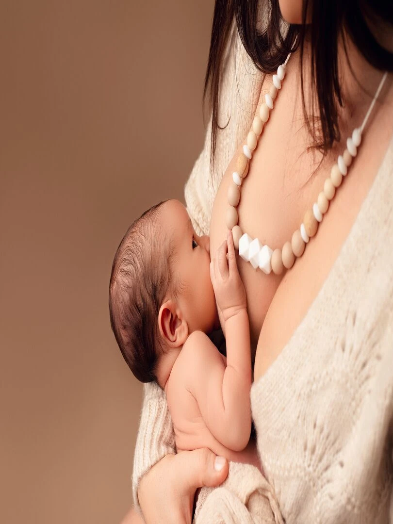 Collier d'allaitement ou de portage silicone et bois 'Naturel' Beige