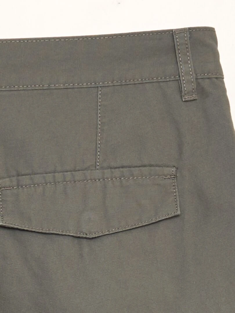 Bermuda avec poches sur les côtés   Kaki
