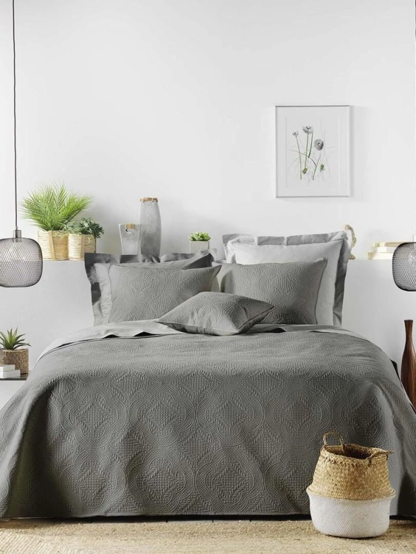 Couvre lit 2 personnes matelassé microfibre unie Romane anthracite Gris foncé