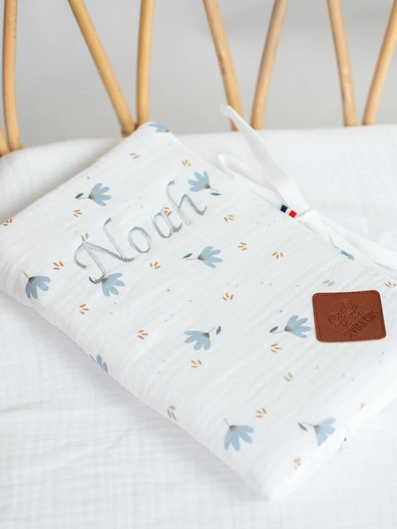 Protège carnet de santé bébé en gaze de coton Bleuet Multicolore