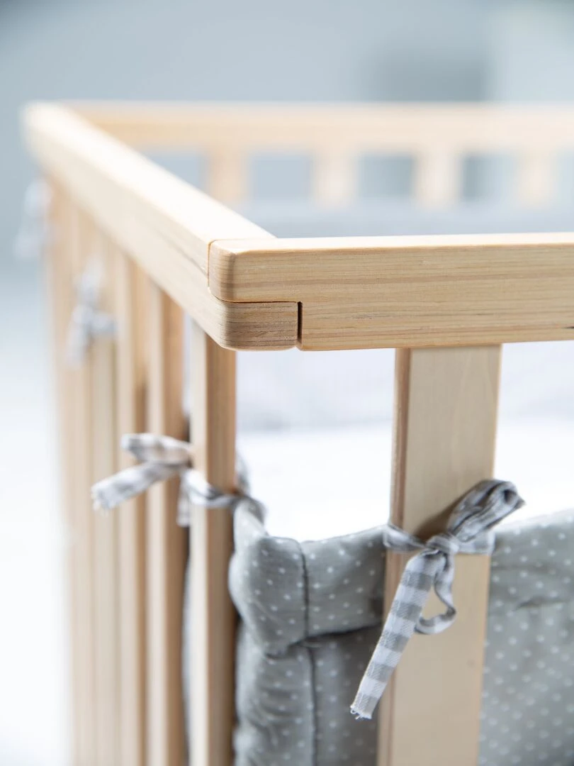 ROBA Parc Bébé en Bois 75x100 "Jumbotwins" + Tapis de Parc Bébé et Roues à Freins   Blanc   Marron clair