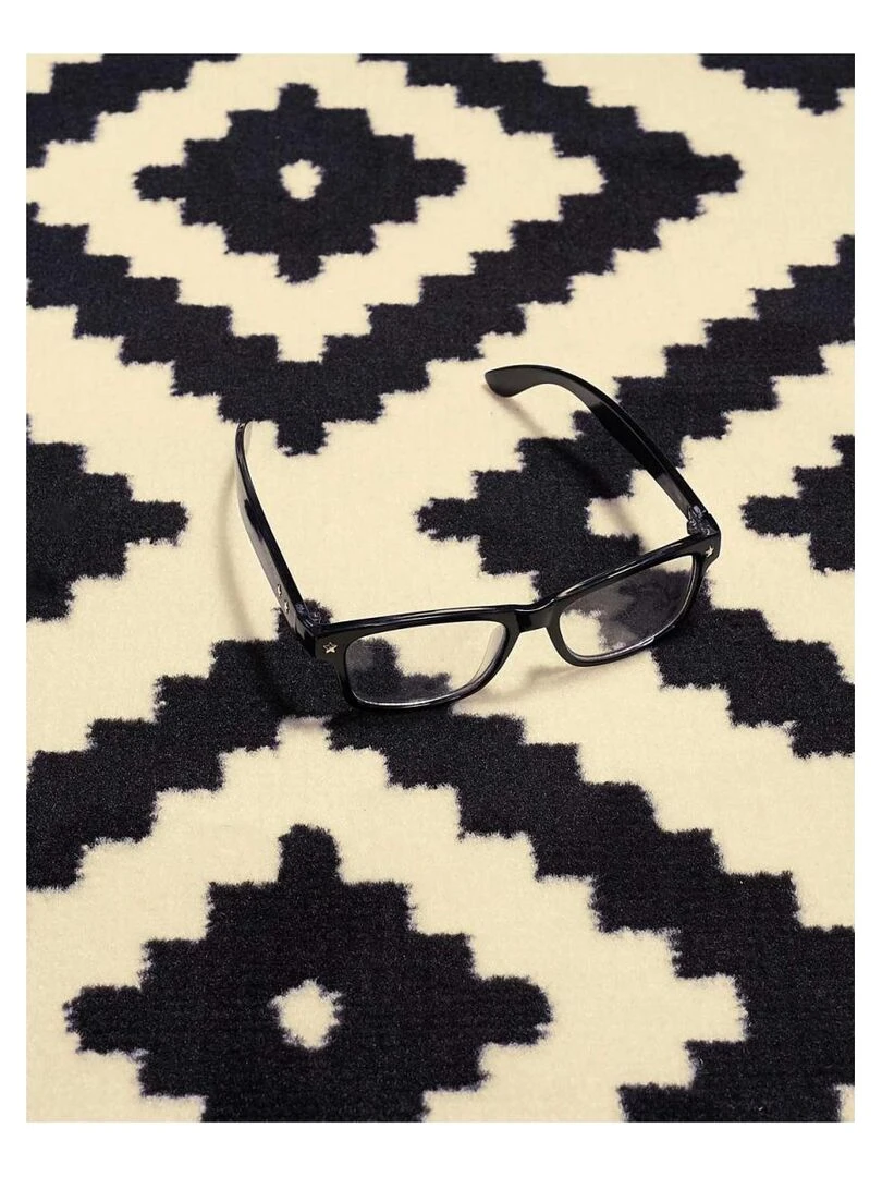 Tapis salon ORMA en polypropylène Fait en Europe Exclusivité BAË DÉCO   Noir