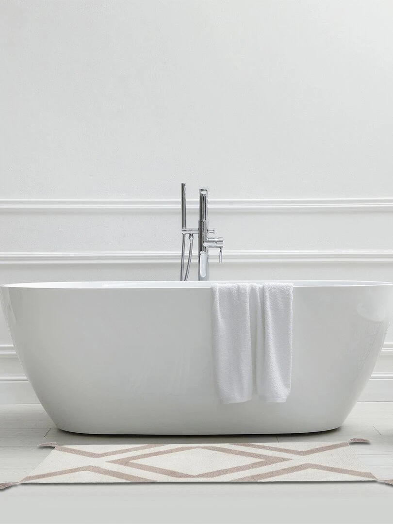 Guy Levasseur Tapis de bain en coton fantaisie écru à pompons Beige