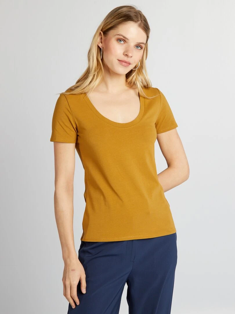 Tee shirt basique avec large encolure   Marron