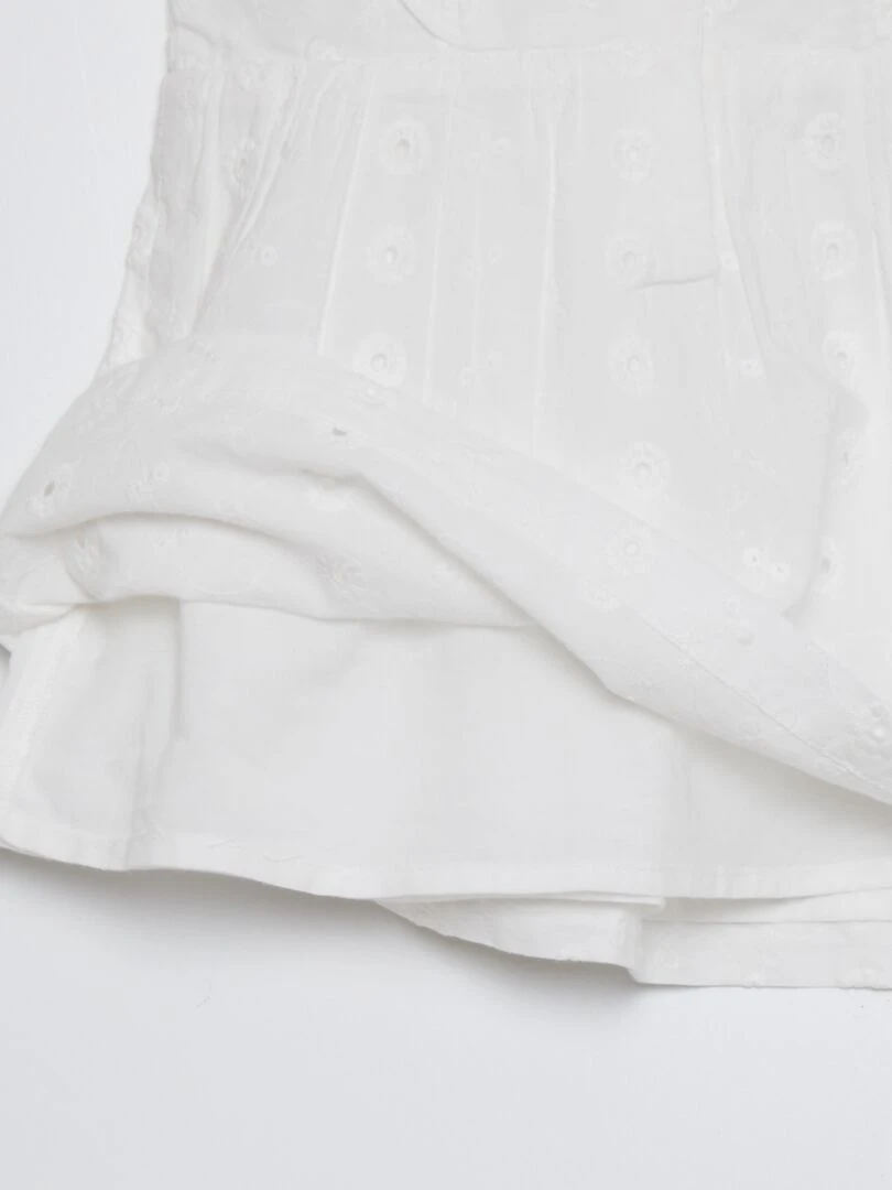 Robe volantée avec broderie anglaises   blanc