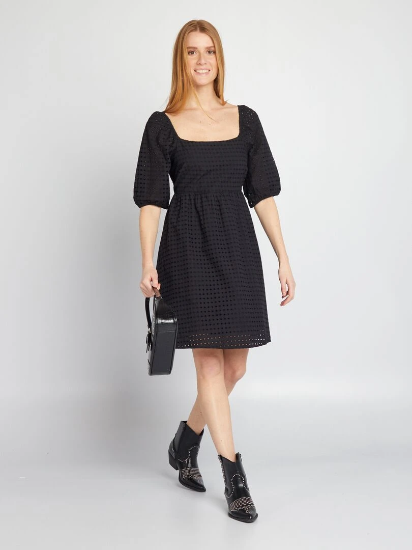 Robe bouffante en broderie ajourée noir