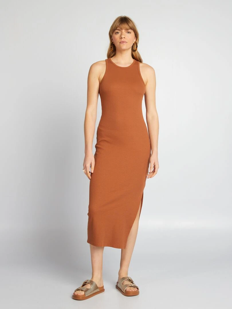 Robe longue en maille côtelée   Marron