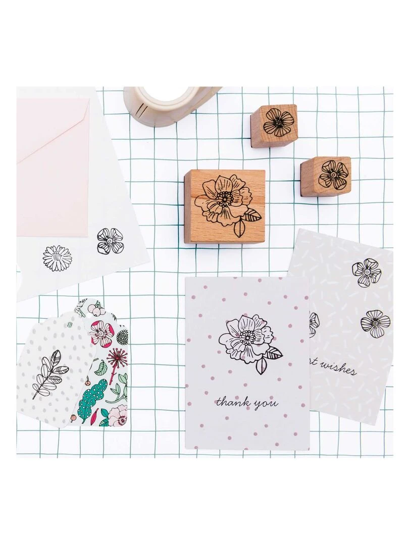 Tampons fleurs   7 fleurs effet dessin   encre noire   N/A