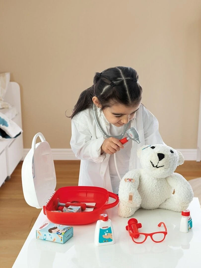 Valise de docteur et ses accessoires   N/A