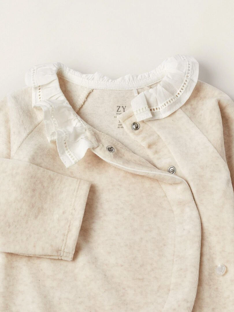 Grenouillère en velours avec volants pour bébé fille  WELCOME HOME   Beige clair