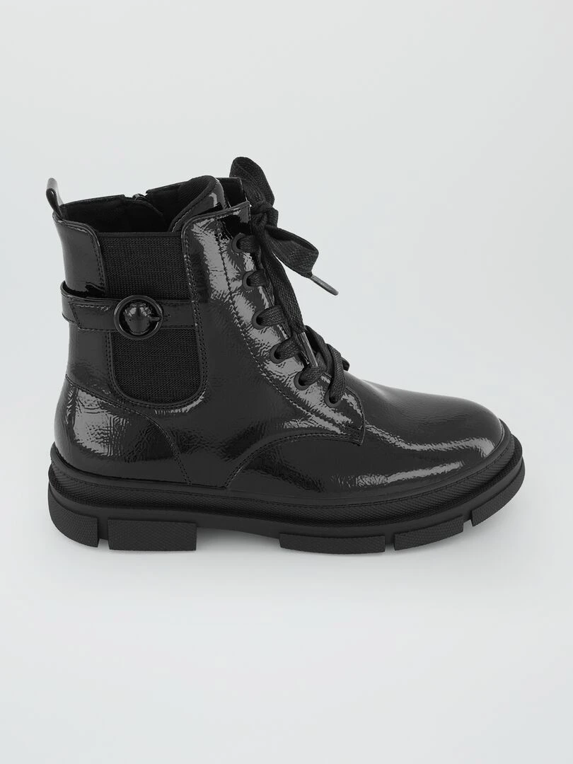 Boots à lacets et semelles crantées noir