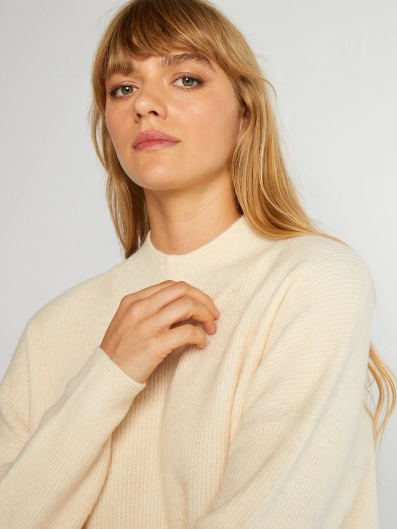 Pull en maille côtelée à col montant   Crème