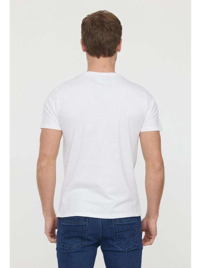 Lee Cooper   T Shirt manches courtes coton regular AZZIK   Blanc
