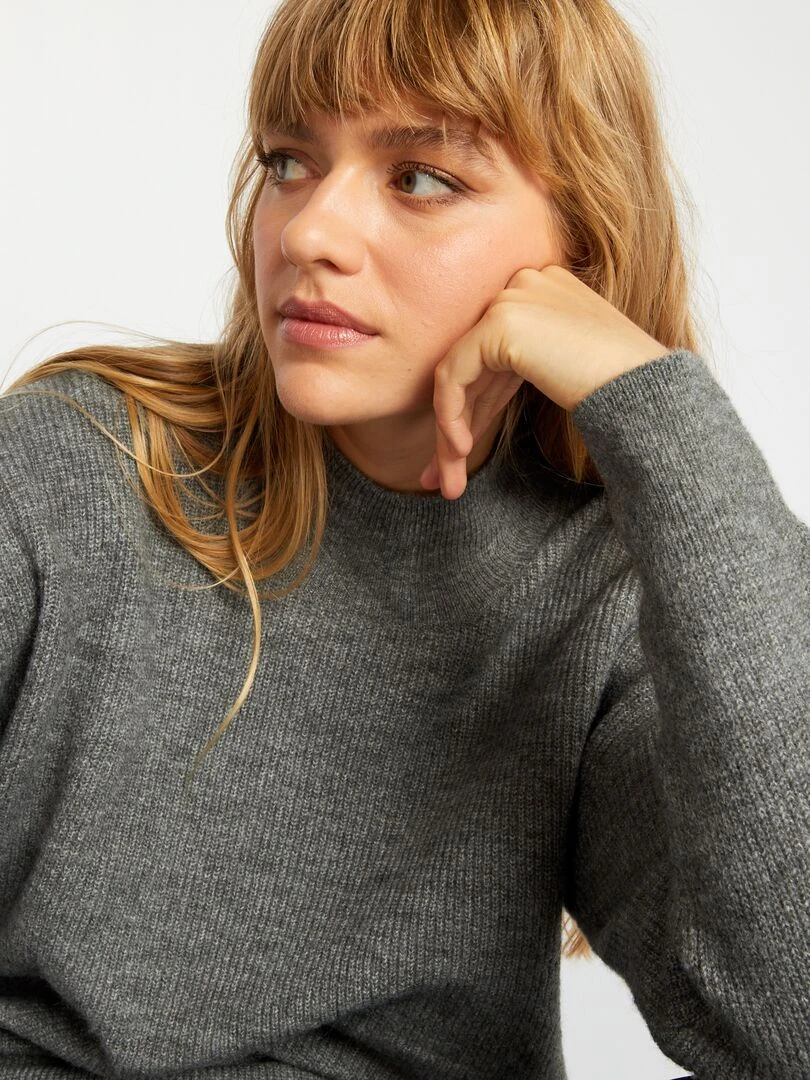 Pull en maille côtelée à col montant   Gris