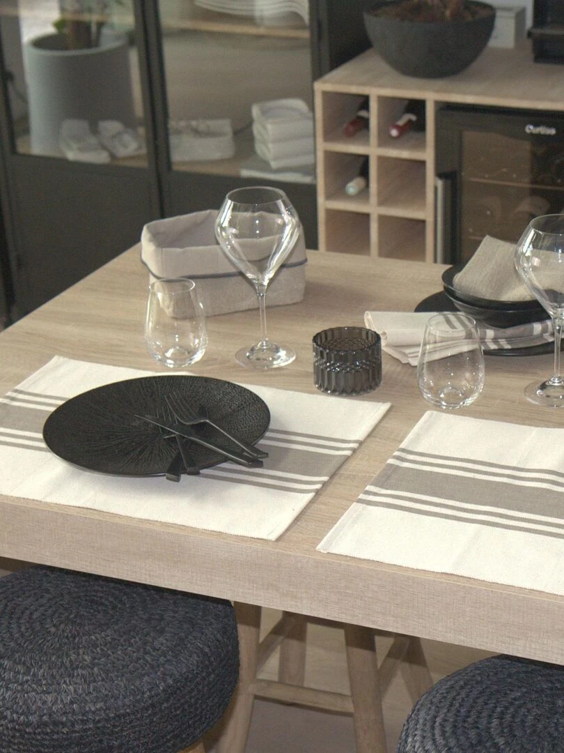 Lot de 4 sets de table à rayures d'antan   Taupe