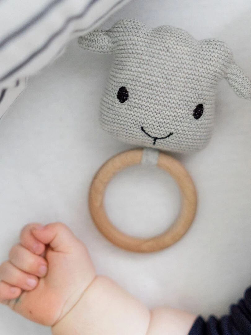 Jouet à saisir en crochet mouton   Gris foncé