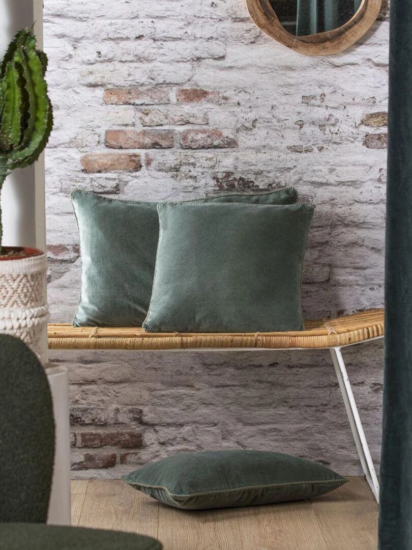 Coussin en velours avec contour perlé 'Deko&co'   Kaki