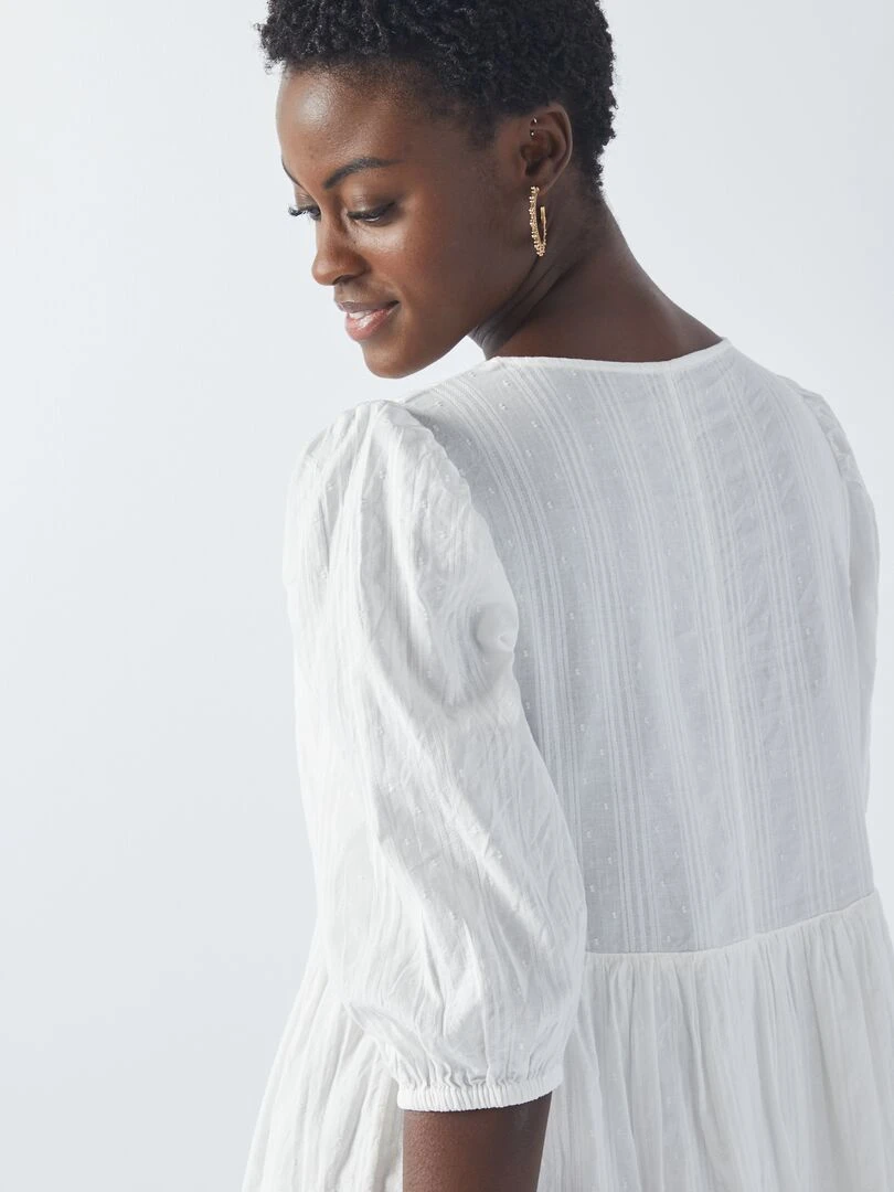 Robe courte à broderies anglaises   Blanc