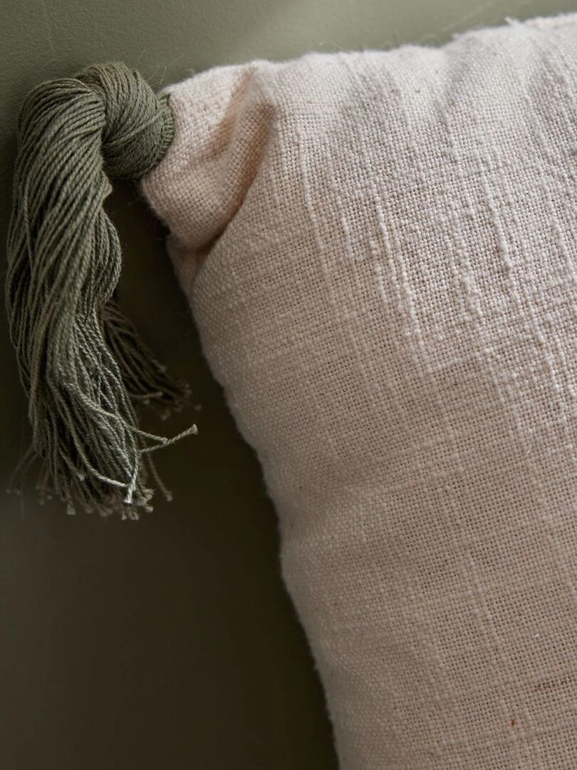 Coussin avec pompons   Ecru