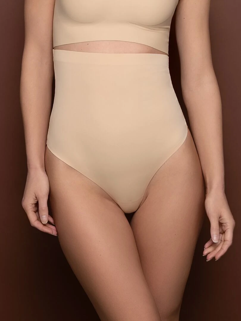 String taille haute sculptant 'Bye Bra' beige