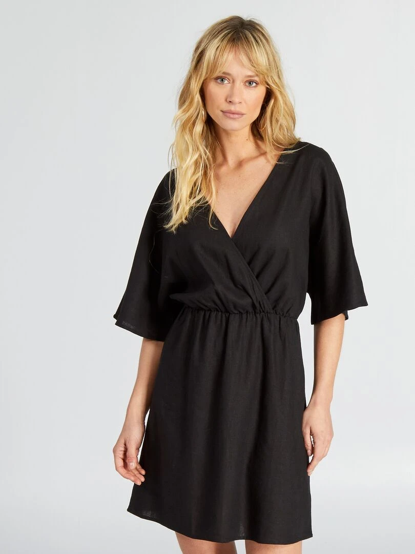 Robe courte cintrée en lin noir