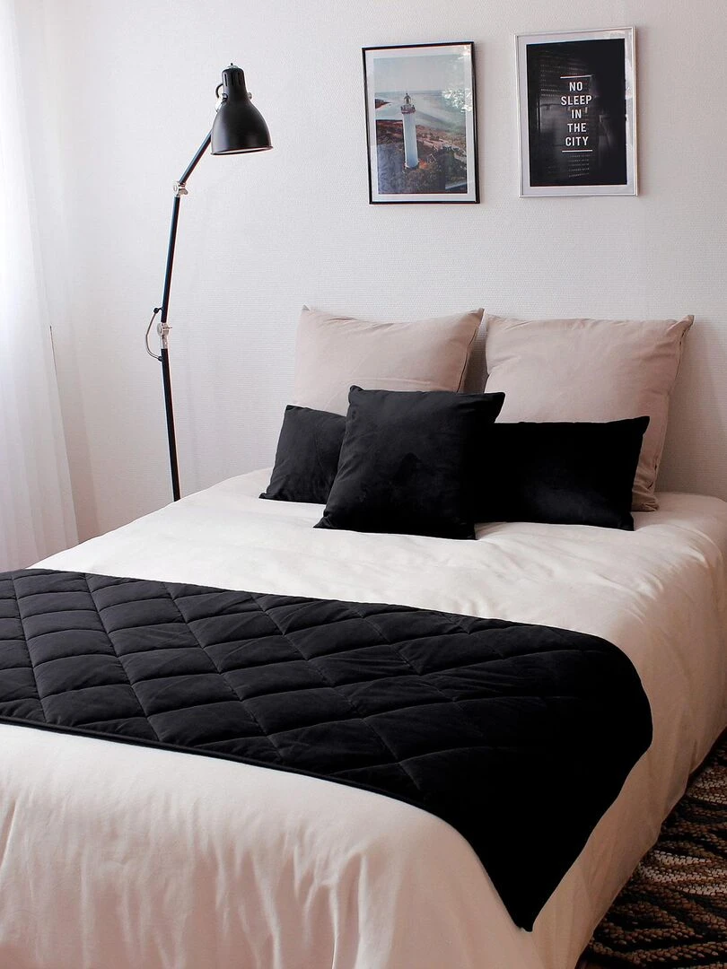 Coussin déhoussable en velours uni   Noir