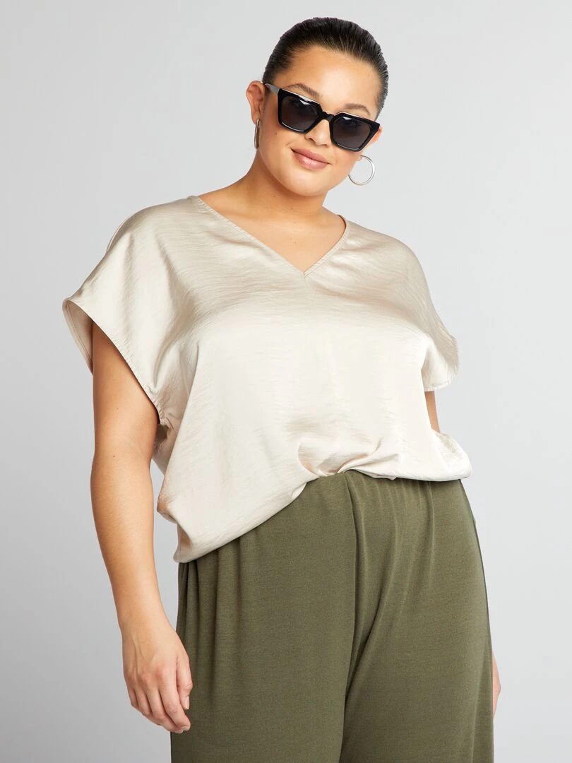 Blouse satinée 'Vero Moda Curve' Beige