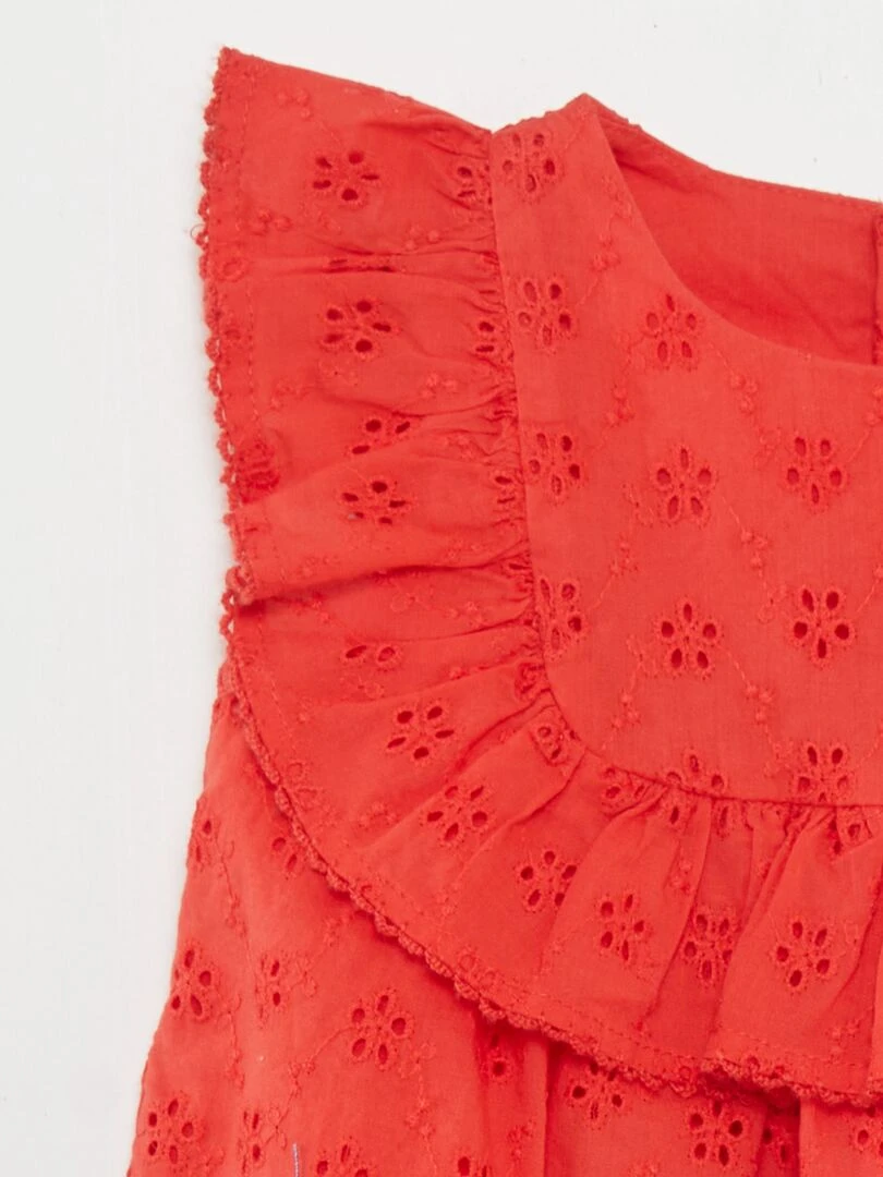 Robe avec broderies anglaises et volant   rouge